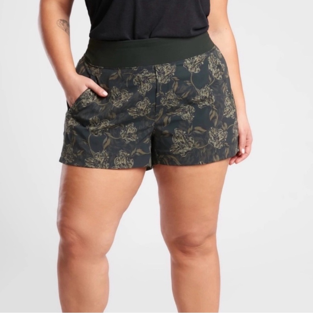 Athleta Trekkie North Printed Shorts Green Floral Size 20 NWT - Picture 3 of 5